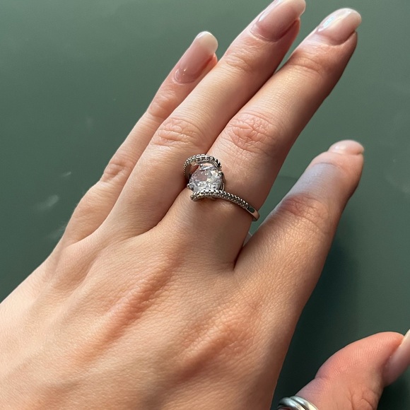 Charmed Aroma | Size 7 Ring - Picture 2 of 8